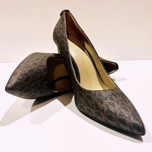 Michael Michael Kors: Alina Flex Logo Pump